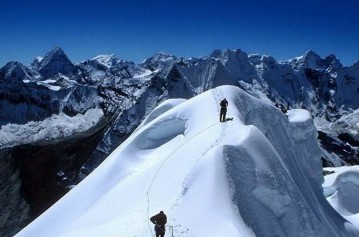 Chulu East or Far East Climbimg